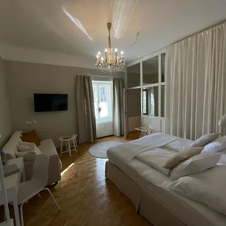 White Flat By Grazrentals With Cool Location & Free Parking Apartment