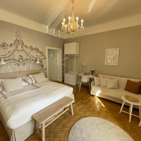 White Flat By Grazrentals With Cool Location & Free Parking Apartment