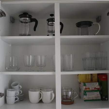White Flat By Grazrentals With Cool Location & Free Parking *