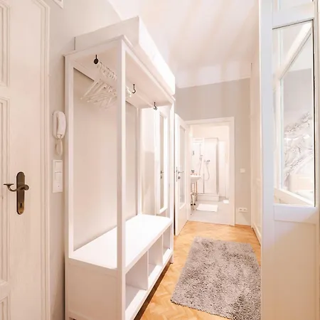 公寓 White Flat By Grazrentals Architect Designed & Stylish & Free Parking *