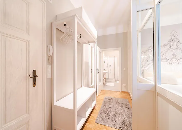 White Flat By Grazrentals With Cool Location & Free Parking Graz