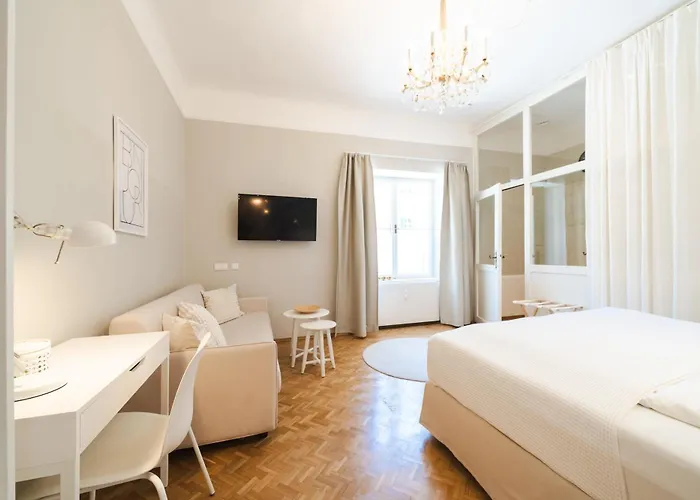 White Flat By Grazrentals Architect Designed & Stylish & Free Parking * 格拉茨