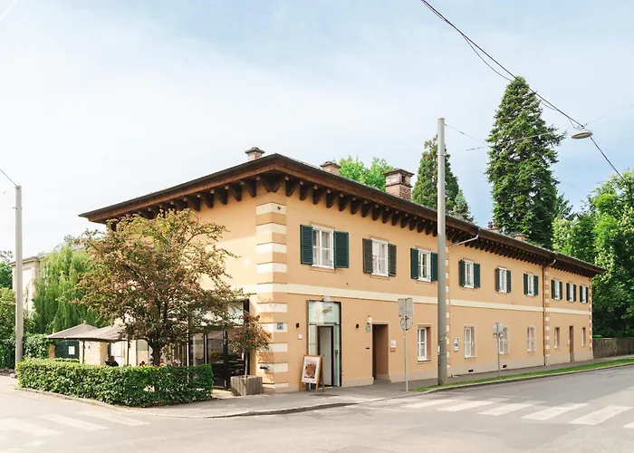 White Flat By Grazrentals With Cool Location & Free Parking Appartamento